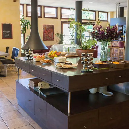 Отель Des Graves