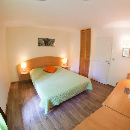 Des Graves Hotel 3*