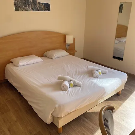 Des Graves Hotel Lascelle